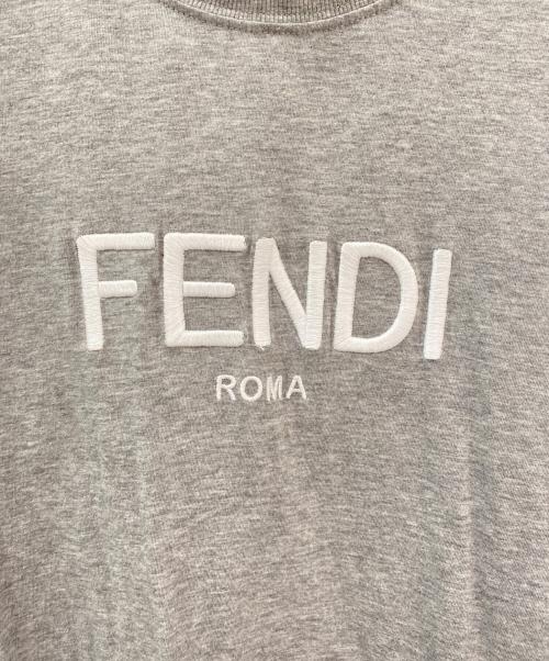 FENDI（フェンディ）FENDI (フェンディ) ロゴ刺繍 コットン クルーネック カットソー グレー サイズ:XSの古着・服飾アイテム