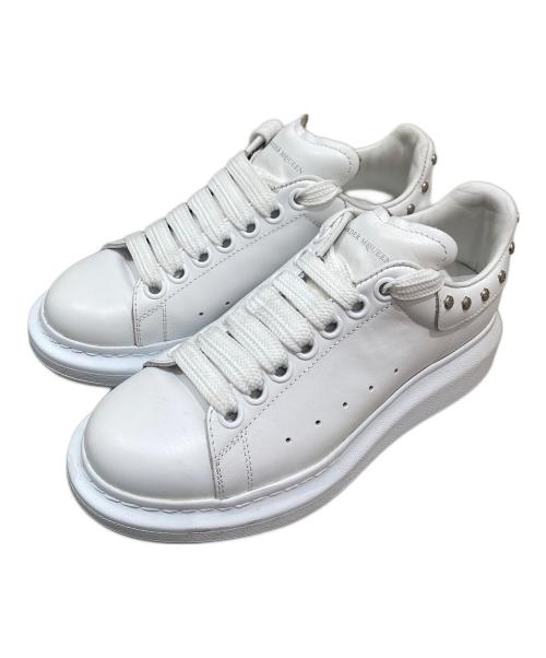 ALEXANDER McQUEEN（アレキサンダーマックイーン）ALEXANDER McQUEEN (アレキサンダーマックイーン) スタッズ付きスニーカー ホワイト サイズ:36　1/2の古着・服飾アイテム