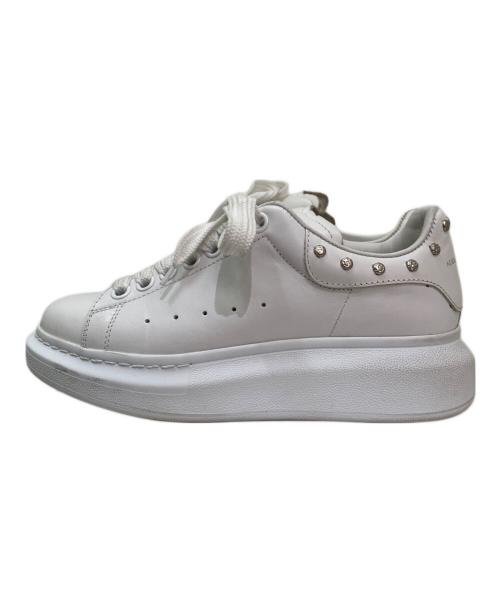 ALEXANDER McQUEEN（アレキサンダーマックイーン）ALEXANDER McQUEEN (アレキサンダーマックイーン) スタッズ付きスニーカー ホワイト サイズ:36　1/2の古着・服飾アイテム
