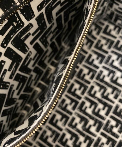 FENDI（フェンディ）FENDI (フェンディ) カルフォルニアスカイトートバッグ ホワイトの古着・服飾アイテム