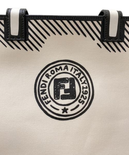 FENDI（フェンディ）FENDI (フェンディ) カルフォルニアスカイトートバッグ ホワイトの古着・服飾アイテム