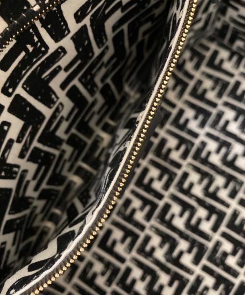 FENDI（フェンディ）FENDI (フェンディ) カルフォルニアスカイトートバッグ ホワイトの古着・服飾アイテム