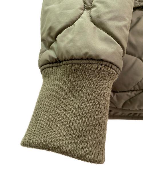 CALUX（キャラクス）CALUX (キャラクス) WLTAS QUILTED HOODY ジャケット カーキ サイズ:Fの古着・服飾アイテム