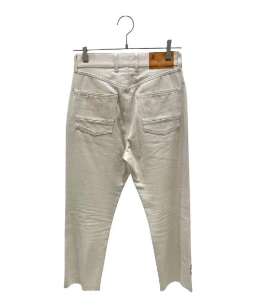GOLDEN GOOSE（ゴールデングース）GOLDEN GOOSE (ゴールデングース) ビジュー付きデニムパンツ アイボリー サイズ:27の古着・服飾アイテム