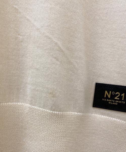 N°21（ヌメロヴェントゥーノ）N°21 (ヌメロヴェントゥーノ) Vネックニット アイボリー サイズ:36の古着・服飾アイテム