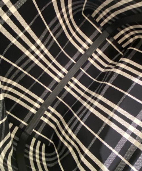 BURBERRY（バーバリー）BURBERRY (バーバリー) リバーシブルブルームズベリートート ミディアム ブラック サイズ:ミディアムの古着・服飾アイテム