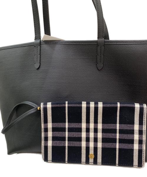 BURBERRY（バーバリー）BURBERRY (バーバリー) リバーシブルブルームズベリートート ミディアム ブラック サイズ:ミディアムの古着・服飾アイテム