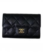 CHANELシャネル）の古着「クラシック フラップ カード ケース」｜ブラック
