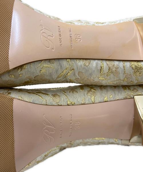 Roger Vivier（ロジェ ヴィヴィエ）Roger Vivier (ロジェ ヴィヴィエ) 花柄ビジューパンプス アイボリー サイズ:38の古着・服飾アイテム
