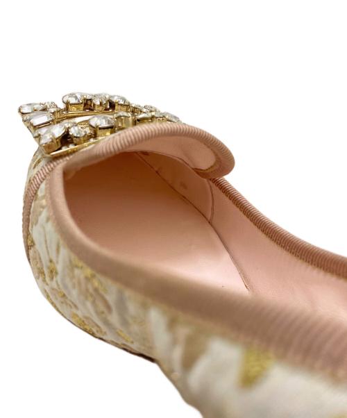 Roger Vivier（ロジェ ヴィヴィエ）Roger Vivier (ロジェ ヴィヴィエ) 花柄ビジューパンプス アイボリー サイズ:38の古着・服飾アイテム