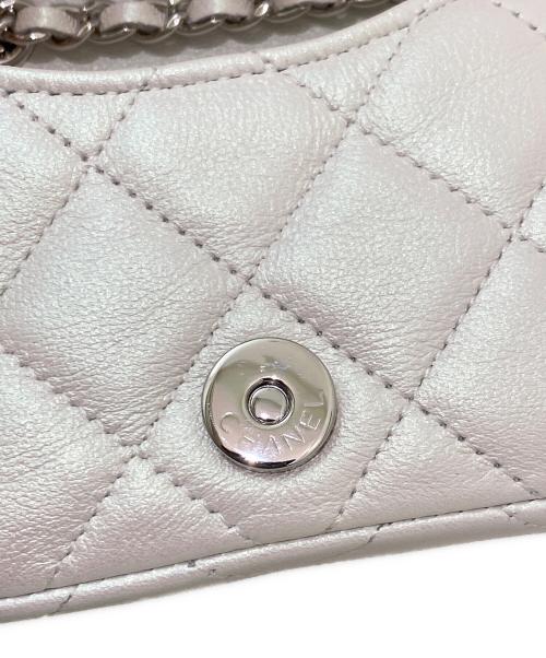 CHANEL（シャネル）CHANEL (シャネル) マトラッセミニショルダーバッグ ホワイトの古着・服飾アイテム