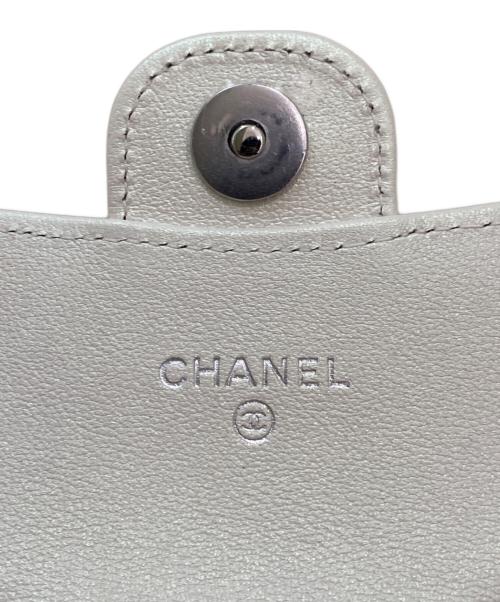 CHANEL（シャネル）CHANEL (シャネル) マトラッセミニショルダーバッグ ホワイトの古着・服飾アイテム