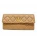 CHANEL（シャネル）の古着「マトラッセロングフラップウォレット」｜ベージュ