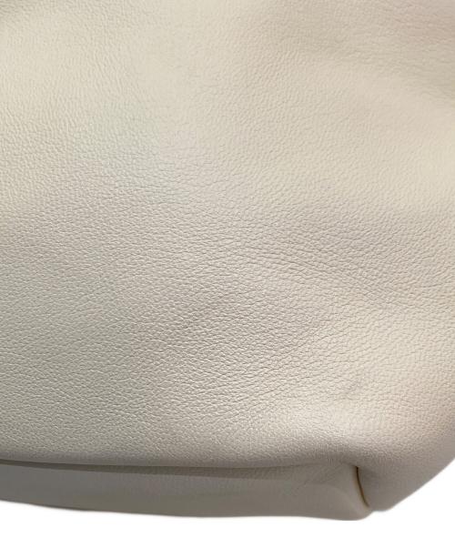 LOEWE（ロエベ）LOEWE (ロエベ) スクイーズバッグ スモール ホワイトの古着・服飾アイテム
