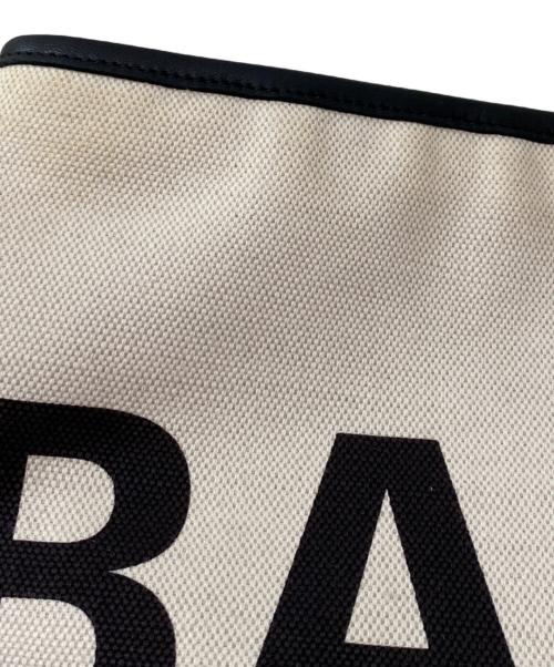 BALENCIAGA（バレンシアガ）BALENCIAGA (バレンシアガ) Logo Shearing Clutch Bag ホワイトの古着・服飾アイテム