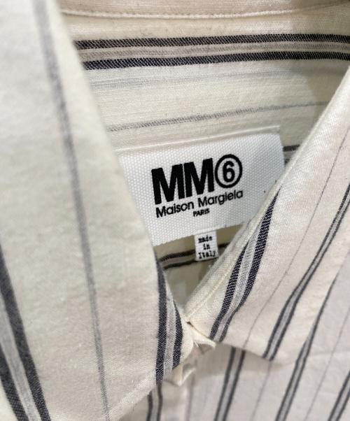 MM6 Maison Margiela（エムエムシックスメゾンマルジェラ）MM6 Maison Margiela (エムエムシックスメゾンマルジェラ) ストライプシャツ アイボリー サイズ:38の古着・服飾アイテム