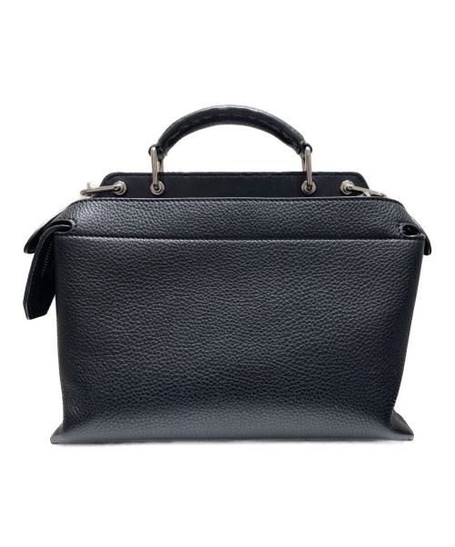 FENDI（フェンディ）FENDI (フェンディ) ピーカブーアイコニックエッセンシャル2WAYショルダーバッグ ブラック サイズ:-の古着・服飾アイテム