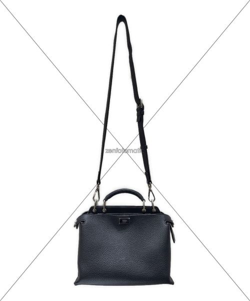 FENDI（フェンディ）FENDI (フェンディ) ピーカブーアイコニックエッセンシャル2WAYショルダーバッグ ブラック サイズ:-の古着・服飾アイテム
