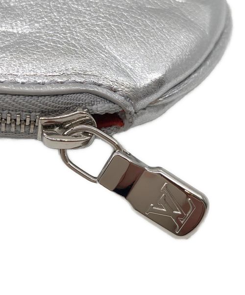 LOUIS VUITTON（ルイ ヴィトン）LOUIS VUITTON (ルイ ヴィトン) ランヤード ミュルティ ポシェット シルバーの古着・服飾アイテム
