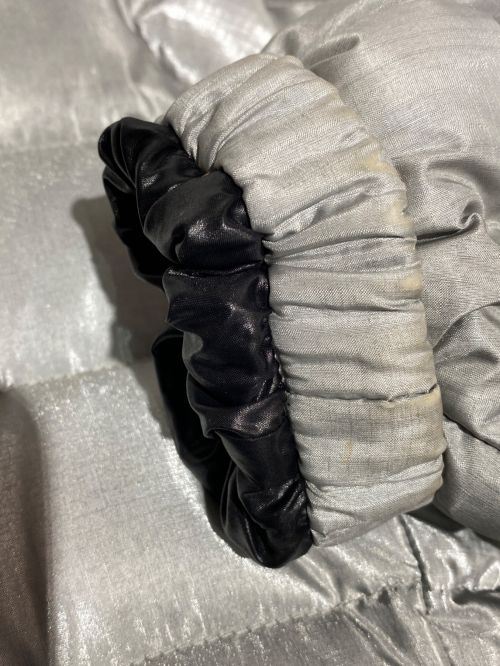 MONCLER（モンクレール）MONCLER (モンクレール) ジップアップダウンジャケット シルバーの古着・服飾アイテム
