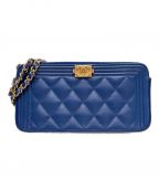 CHANELシャネル）の古着「ボーイチェーンウォレット」｜ブルー