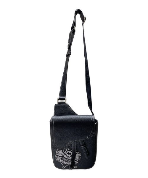 Dior（ディオール）DIOR×Shawn Stussy (ディオール × ショーン・ステューシー) BEE サドルミニショルダーバッグ ブラック サイズ:-の古着・服飾アイテム