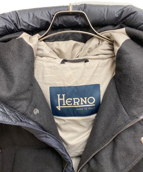 HERNO（ヘルノ）HERNO (ヘルノ) ウォーターレペレントシルクカシミアサキソニーダウンフーディーコート チャコールグレー サイズ:56の古着・服飾アイテム