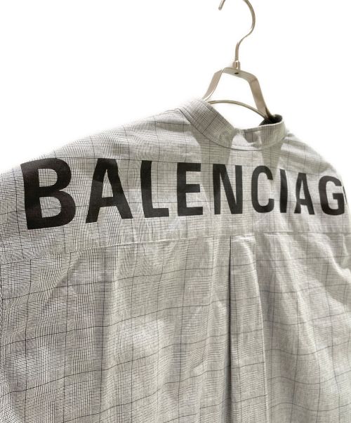 BALENCIAGA（バレンシアガ）BALENCIAGA (バレンシアガ) ニュー スウィング シャツ ライトグレー サイズ:SIZE 34の古着・服飾アイテム