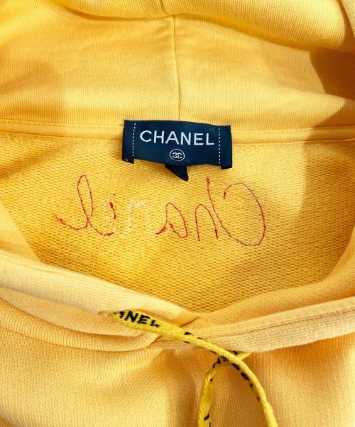 CHANEL（シャネル）CHANEL (シャネル) Pharrell Williams (ファレルウィリアムス) ビジュー プルオーバーフーディ イエロー サイズ:Lの古着・服飾アイテム