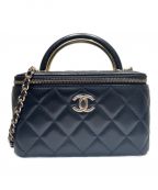 CHANELシャネル）の古着「マトラッセチェーンバニティバッグ」｜ブラック