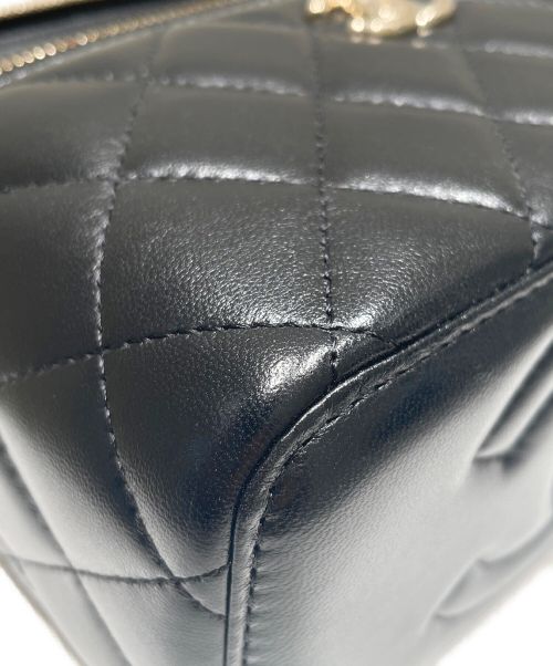 CHANEL（シャネル）CHANEL (シャネル) マトラッセチェーンバニティバッグ ブラック サイズ:17の古着・服飾アイテム