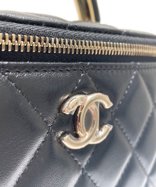 CHANEL（シャネル）CHANEL (シャネル) マトラッセチェーンバニティバッグ ブラック サイズ:17の古着・服飾アイテム
