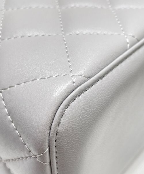 CHANEL（シャネル）CHANEL (シャネル) マトラッセバニティバッグ  ライトグレー サイズ:17の古着・服飾アイテム