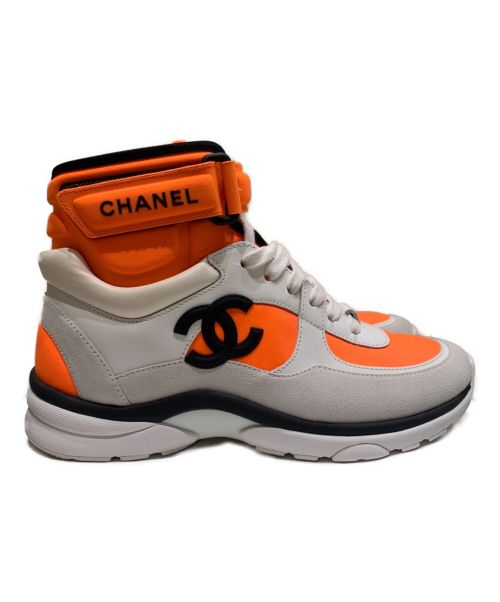 CHANEL（シャネル）CHANEL (シャネル) ココマークハイカットスニーカー ホワイト×オレンジ サイズ:36の古着・服飾アイテム