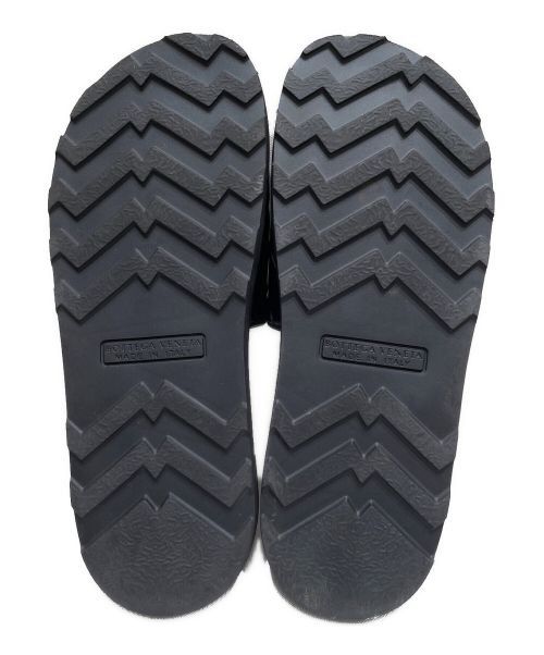 BOTTEGA VENETA（ボッテガベネタ）BOTTEGA VENETA (ボッテガベネタ) イントレチャートスライドレザーサンダル ブラック サイズ:43の古着・服飾アイテム