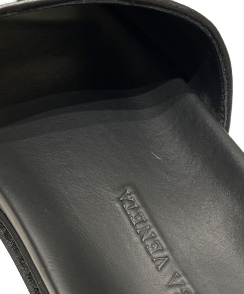 BOTTEGA VENETA（ボッテガベネタ）BOTTEGA VENETA (ボッテガベネタ) イントレチャートスライドレザーサンダル ブラック サイズ:43の古着・服飾アイテム