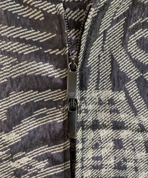 EMPORIO ARMANI（エンポリオアルマーニ）EMPORIO ARMANI (エンポリオアルマーニ) ジャガード総柄ジャケット グレー×ネイビー サイズ:50の古着・服飾アイテム