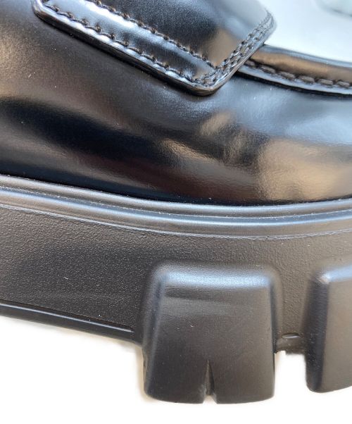 PRADA（プラダ）PRADA (プラダ) モノリス ブラッシュドレザー ポインテッドトゥ ローファー ブラック サイズ:34 1/2の古着・服飾アイテム