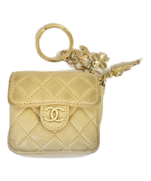 CHANEL（シャネル）CHANEL (シャネル) ミニマトラッセキーホルダー ココクローバーモチーフ ベージュ サイズ:-の古着・服飾アイテム