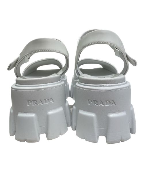 PRADA（プラダ）PRADA (プラダ) モノリスブラッシュドレザーサンダル ホワイト サイズ:36の古着・服飾アイテム