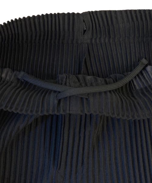 HOMME PLISSE ISSEY MIYAKE（オム プリッセ イッセイ ミヤケ）HOMME PLISSE ISSEY MIYAKE (オムプリッセ イッセイ ミヤケ) プリーツワイドパンツ ブラック サイズ:3 未使用品の古着・服飾アイテム