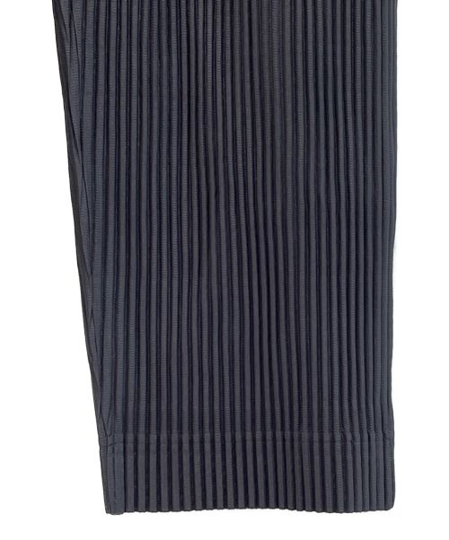 HOMME PLISSE ISSEY MIYAKE（オム プリッセ イッセイ ミヤケ）HOMME PLISSE ISSEY MIYAKE (オムプリッセ イッセイ ミヤケ) プリーツワイドパンツ グレー サイズ:1 未使用品の古着・服飾アイテム