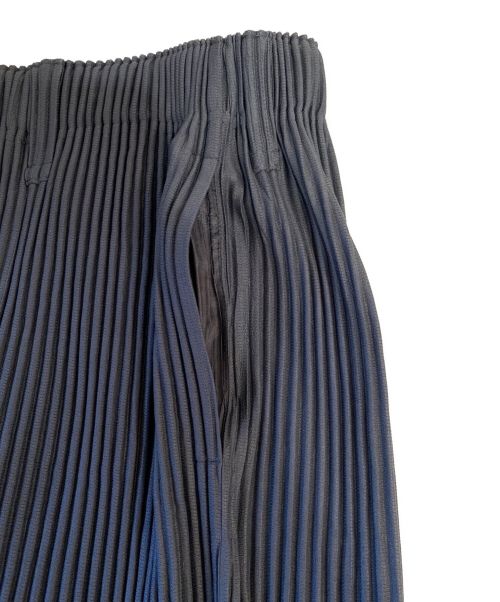 HOMME PLISSE ISSEY MIYAKE（オム プリッセ イッセイ ミヤケ）HOMME PLISSE ISSEY MIYAKE (オムプリッセ イッセイ ミヤケ) プリーツワイドパンツ グレー サイズ:1 未使用品の古着・服飾アイテム