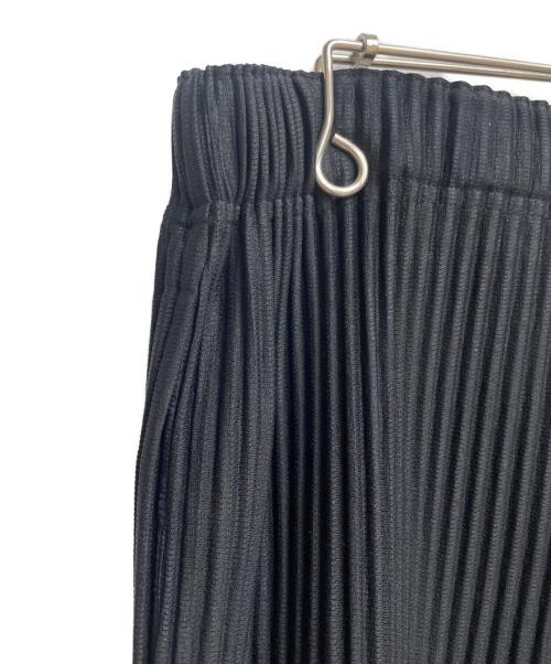 HOMME PLISSE ISSEY MIYAKE（オム プリッセ イッセイ ミヤケ）HOMME PLISSE ISSEY MIYAKE (オムプリッセ イッセイ ミヤケ) プリーツワイドパンツ ブラック サイズ:3の古着・服飾アイテム