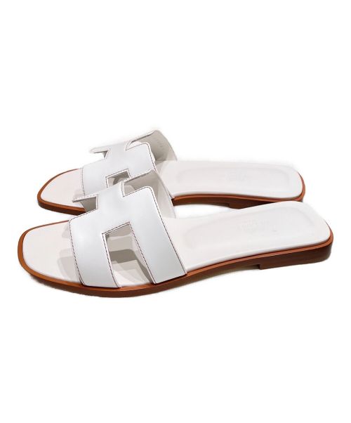 HERMES（エルメス）HERMES (エルメス) オランサンダル ホワイト サイズ:37 1/2 未使用品の古着・服飾アイテム