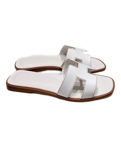 HERMES（エルメス）HERMES (エルメス) オランサンダル ホワイト サイズ:37 1/2 未使用品の古着・服飾アイテム