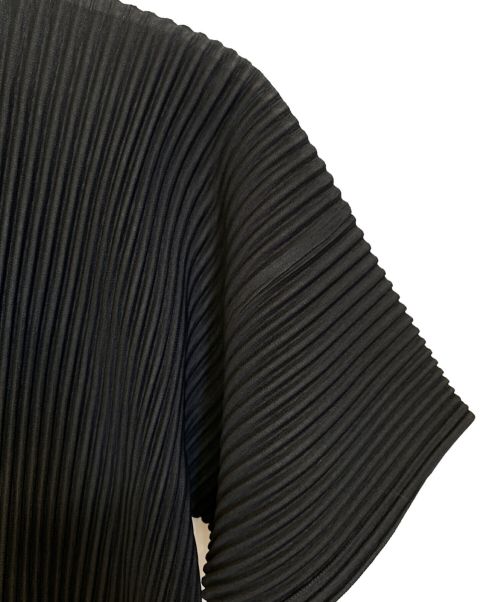 HOMME PLISSE ISSEY MIYAKE（オム プリッセ イッセイ ミヤケ）HOMME PLISSE ISSEY MIYAKE (オムプリッセ イッセイ ミヤケ) ショートスリーブポロシャツ ブラック サイズ:4の古着・服飾アイテム