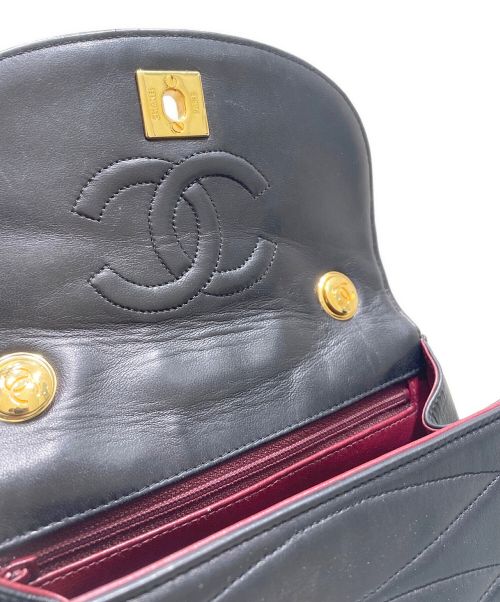 CHANEL（シャネル）CHANEL (シャネル) ヴィンテージ マトラッセ ショルダーバッグ ブラック×ゴールド金具の古着・服飾アイテム