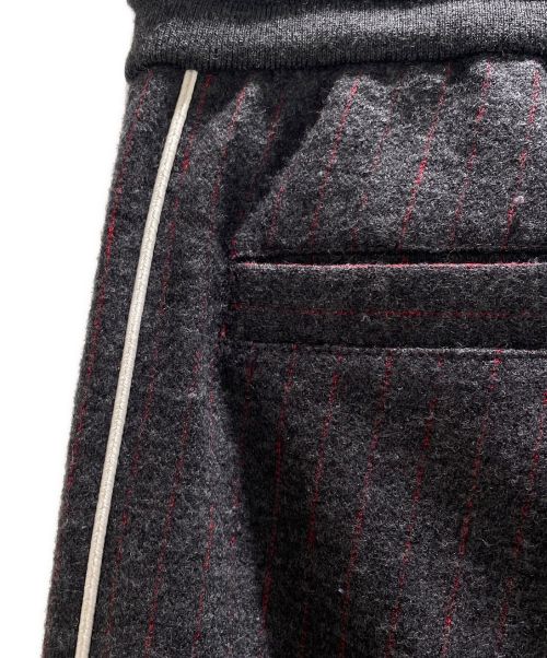 DIOR HOMME（ディオール オム）DIOR HOMME (ディオール オム) アトリエスウェットパンツ グレー×レッド サイズ:Mの古着・服飾アイテム