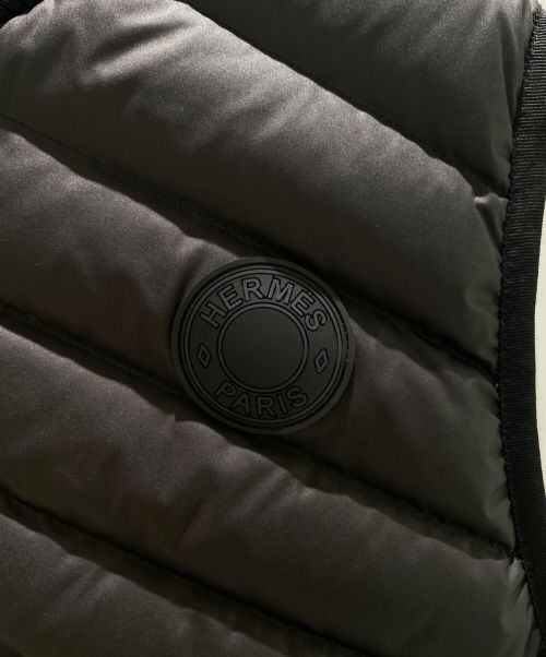 HERMES（エルメス）HERMES (エルメス) フェザー ロング キルティング ベスト ブラック サイズ:34 未使用品の古着・服飾アイテム